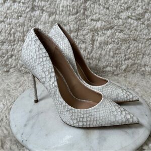 Steve Madden Vala Snake Skin Pump Heels Size 6.5